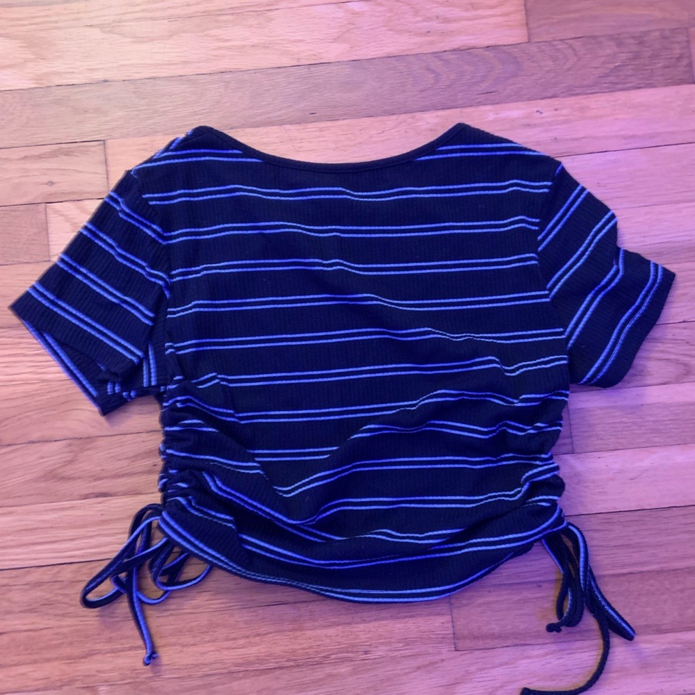 Striped Crop Top - Picture 2 of 2
